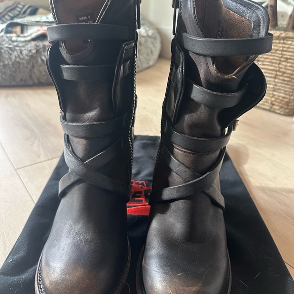 Bakers Women's Black Heeled Boots - Picture 4 of 7